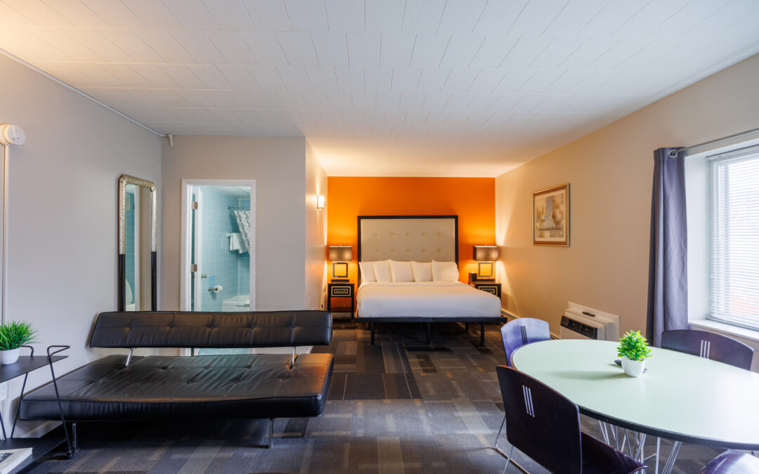 A Retro-Chic Romantic Getaway in Royal Oak, MI